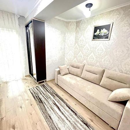 Large Apartment !!!Ciuflea Str. Chisinau Exterior foto