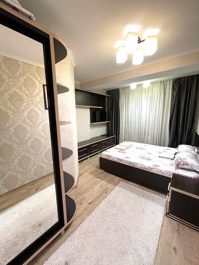 Large Apartment !!!Ciuflea Str. Chisinau Exterior foto